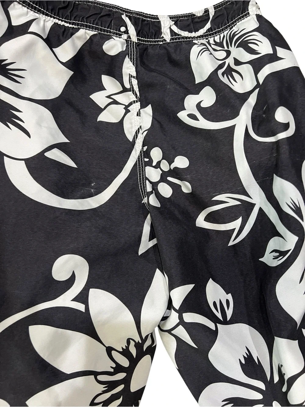 Old Navy Large Men's Black Floral Swim Board Shorts with White Hibiscus Print